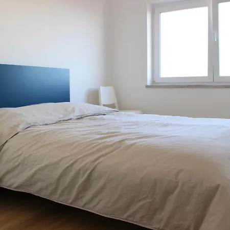 Privat bolig Modern With River Views, Sunrise & Friendly Cats