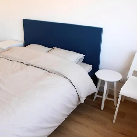 Modern With River Views, Sunrise & Friendly Cats * Lisbon