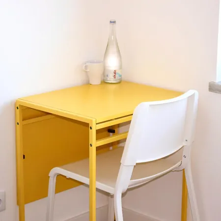 Modern With River Views, Sunrise & Friendly Cats Homestay Lisbon